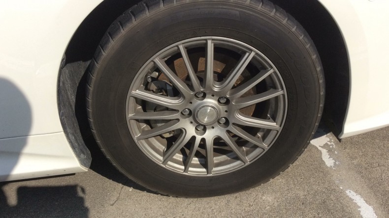 タイヤホイール前