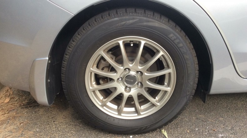 タイヤホイール前