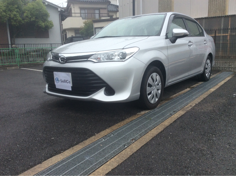 トヨタ/カローラアクシオ-123